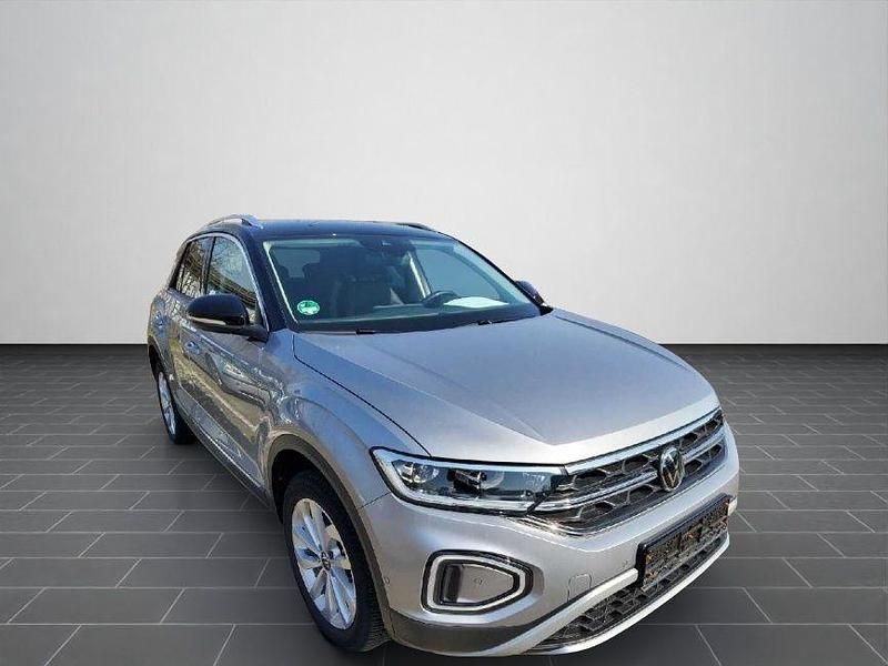 Gebraucht VW T-Roc Style 150 PS (110 kW) 2022 Pyritsilbermetallic / schwarz (metallic) SUV