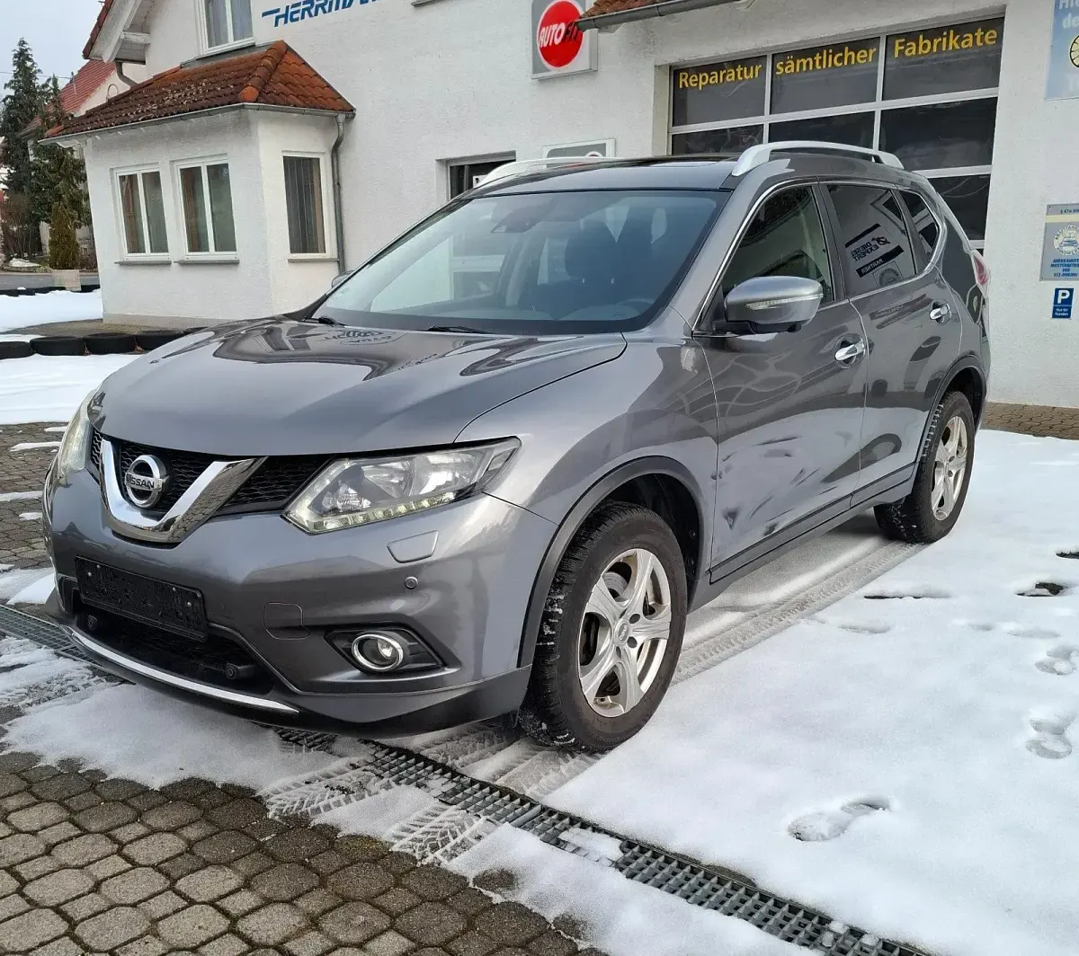 Gebraucht Nissan X-Trail 177 PS (130 kW) 2017 Grau SUV