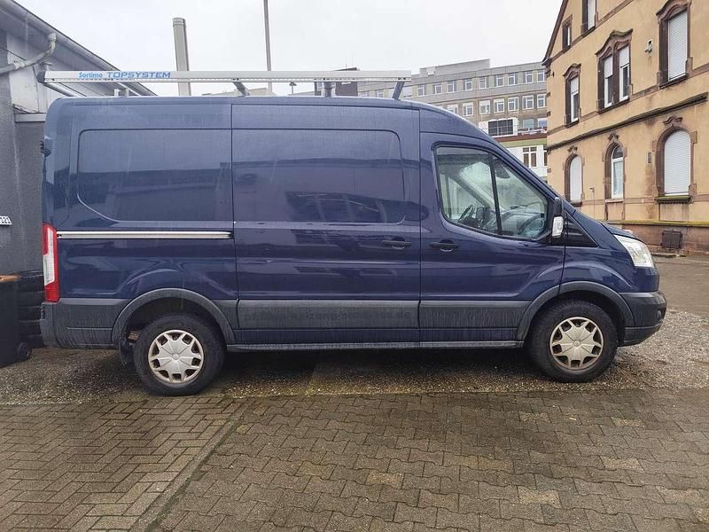 Gebraucht Ford Transit Trend 131 PS (96 kW) 2018 Blazerblau Van / Kleinbus