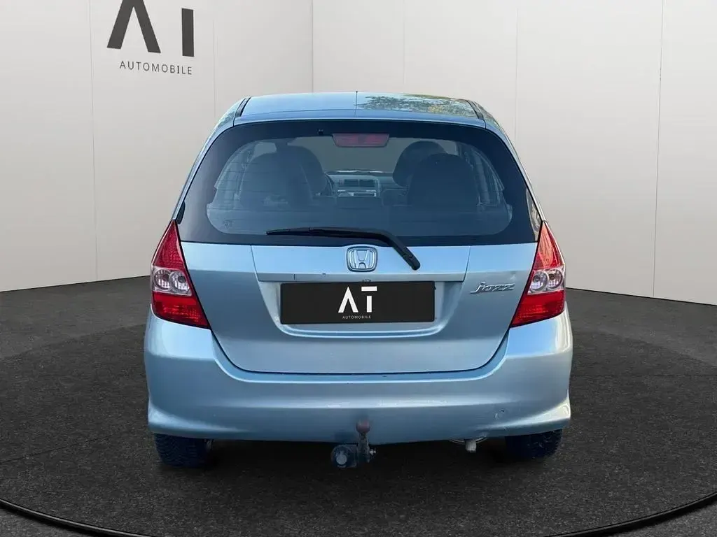 Second-hand Honda Jazz LS 83 CP (61 kW) 2007 Albastru Hatchback
