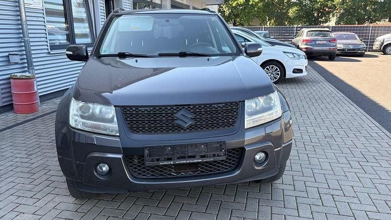 Grau Gebraucht 2011 Suzuki Grand Vitara Comfort SUV | 3.199 € (Superpreis) - Bild 1/4