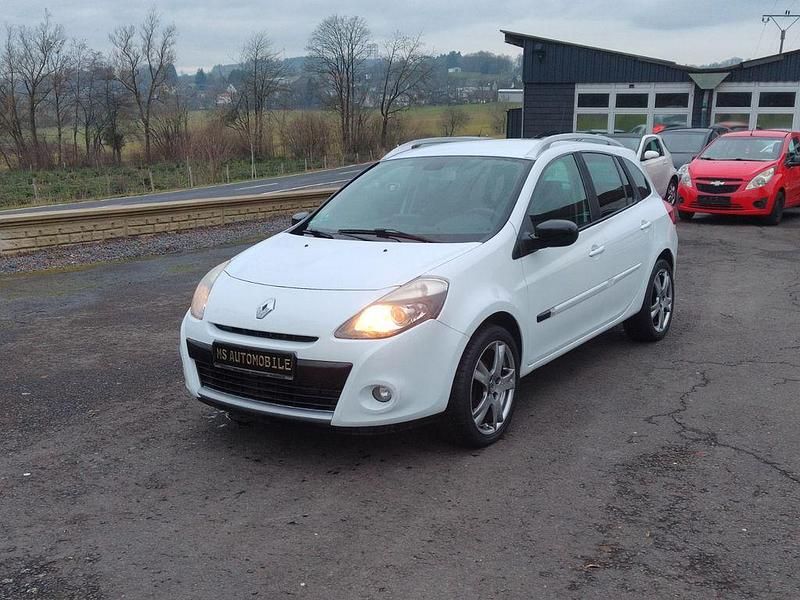 Gebraucht Renault Clio II Night&Day 101 PS (74 kW) 2010 Weiß Limousine