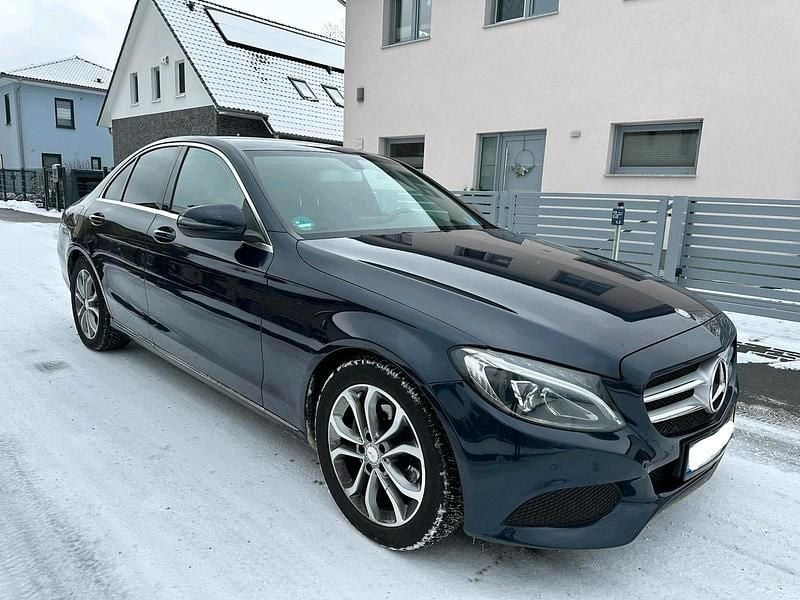 Gebraucht Mercedes C180 Avantgarde 136 PS (100 kW) 2016 Blau Limousine