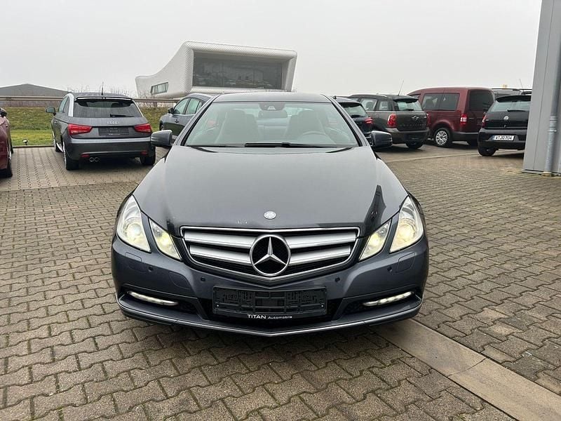 Second-hand Mercedes E220 170 CP (125 kW) 2013 Negru Coupe
