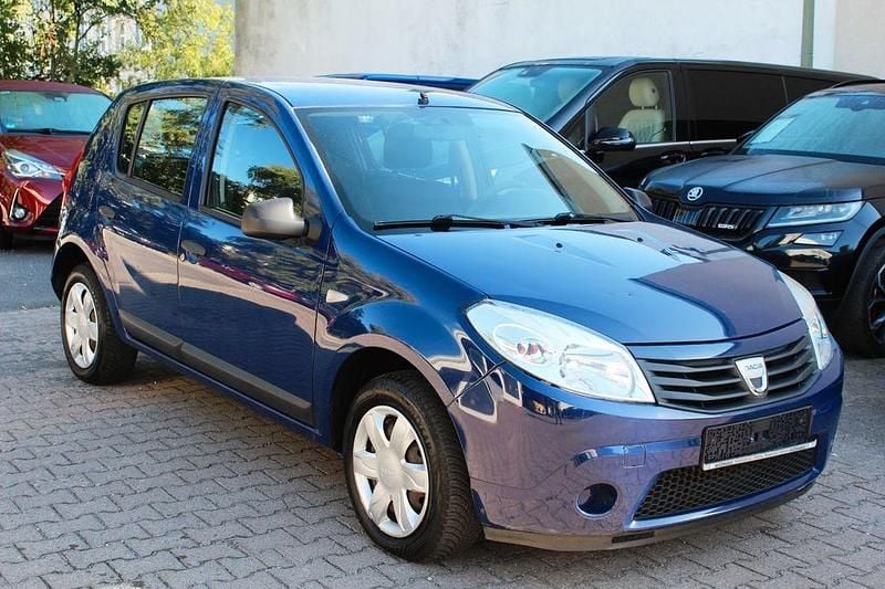 Blau Gebraucht 2009 Dacia Sandero Basis Limousine | 2.490 € (Fairer Preis) - Bild 1/4
