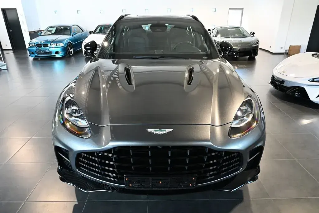 Neu Aston Martin DBX 707 707 PS (519 kW) 2026 Magnetic silver SUV
