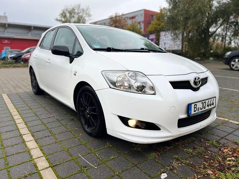 Weiß Gebraucht 2008 Toyota Auris Limousine | 1.799 € (Superpreis) - Bild 1/4