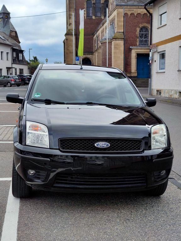 Second-hand Ford Fusion 86 CP (63 kW) 2003 Negru Hatchback