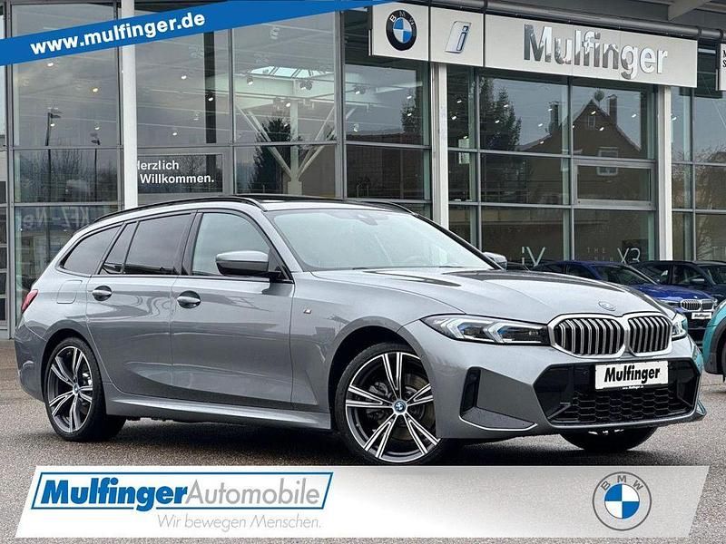 Gebraucht BMW 330e M Sport 292 PS (214 kW) 2023 Skyscraper grau (metallic) Kombi