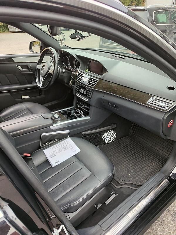 Gebraucht Mercedes E250 204 PS (150 kW) 2014 Schwarz Kombi