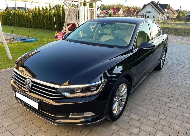 Schwarz Gebraucht 2017 VW Passat Limousine | 18.000 € (Fairer Preis) - Bild 1/4
