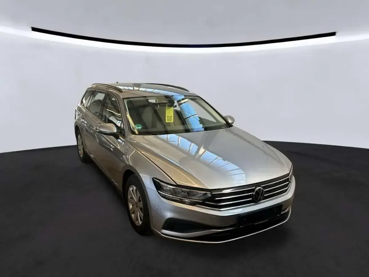 Używany VW Passat 150 KM (110 kW) 2022 Srebrny Kombi
