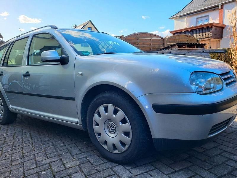 Gebraucht VW Golf IV Basis 105 PS (77 kW) 2001 Silber Kombi