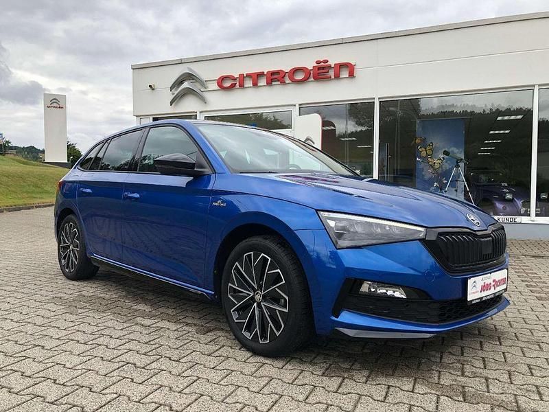 Raceblau metallic Gebraucht 2024 Skoda Scala Monte Carlo Kleinwagen | 22.990 € (Fairer Preis) - Bild 1/4