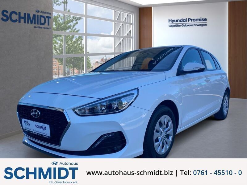 Polar white / sol Gebraucht 2019 Hyundai i30 Select Limousine | 14.480 € (Fairer Preis) - Bild 1/4