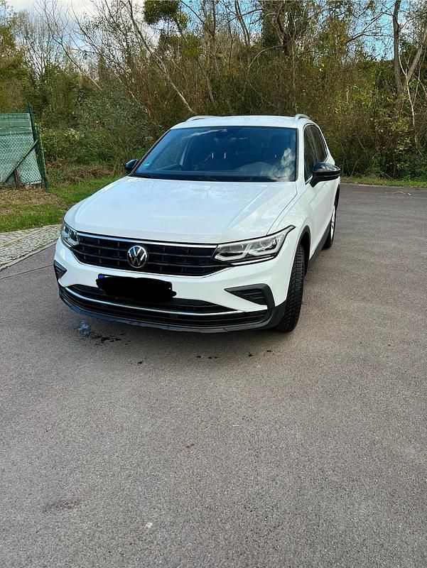 Weiß Gebraucht 2023 VW Tiguan Move SUV | 27.500 € (Guter Preis) - Bild 1/4