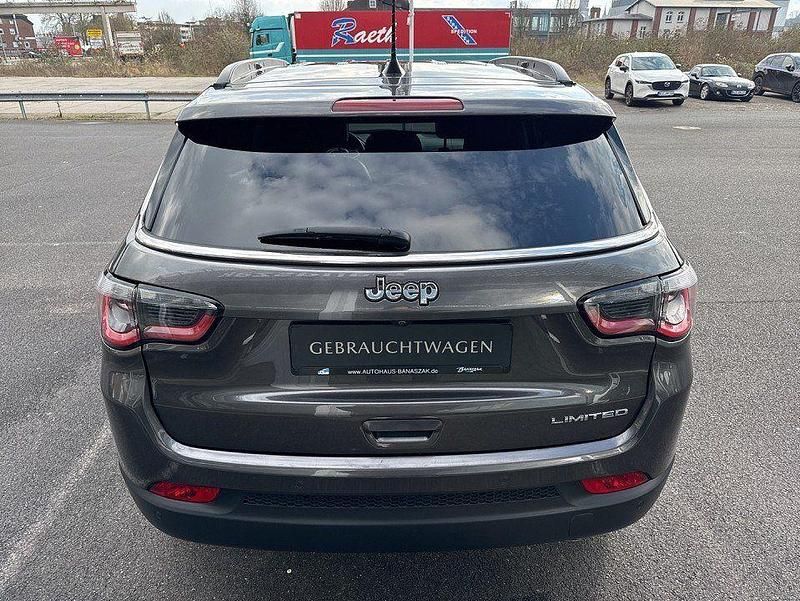 Gebraucht Jeep Compass 140 PS (102 kW) 2018 Grau SUV
