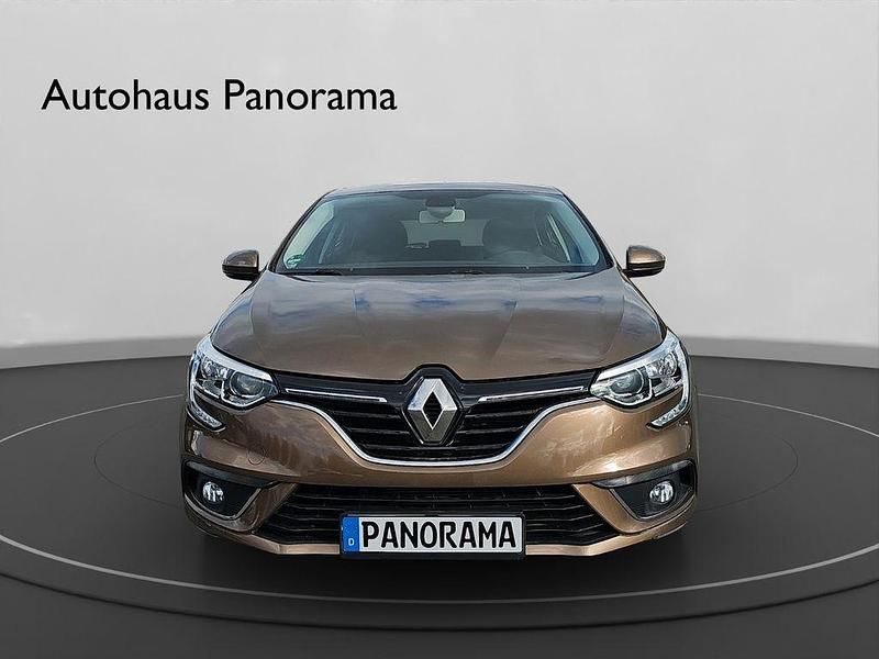 Gebraucht Renault Mégane IV Experience 101 PS (74 kW) 2016 Braun Limousine