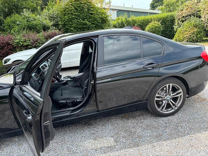 Gebraucht BMW 325 M Sport 218 PS (160 kW) 2014 Schwarz Limousine