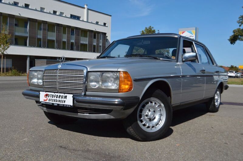 Silber Gebraucht 1984 Mercedes 230 Limousine | 6.950 € - Bild 1/4