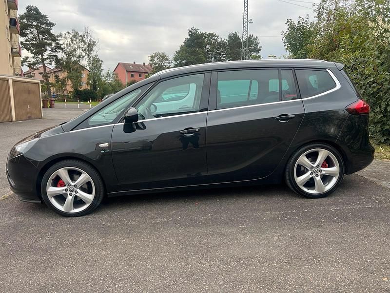 Schwarz Gebraucht 2012 Opel Zafira Tourer Van / Kleinbus | 7.299 € (Fairer Preis) - Bild 1/4
