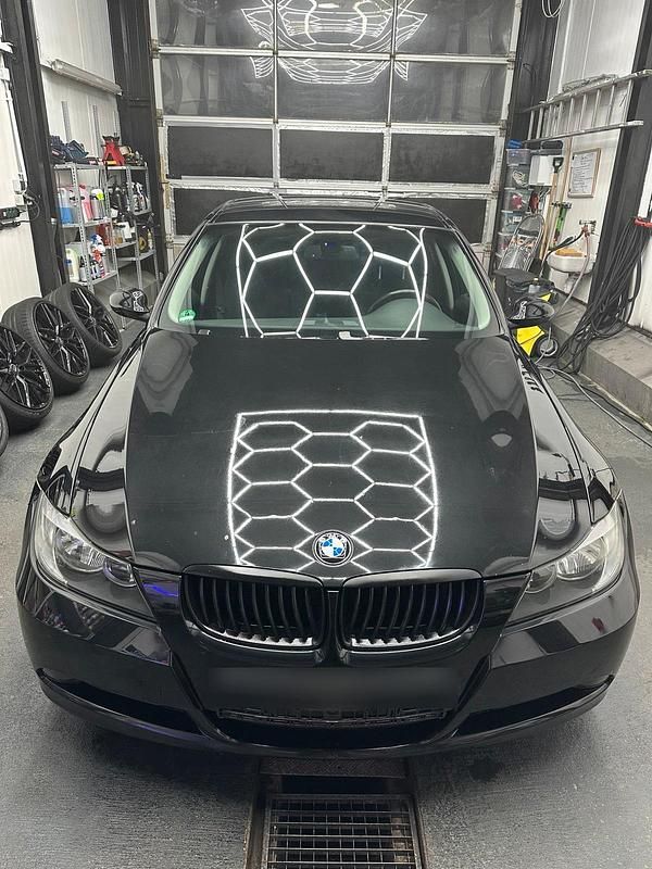 Gebraucht BMW 318 143 PS (105 kW) 2007 Schwarz Limousine