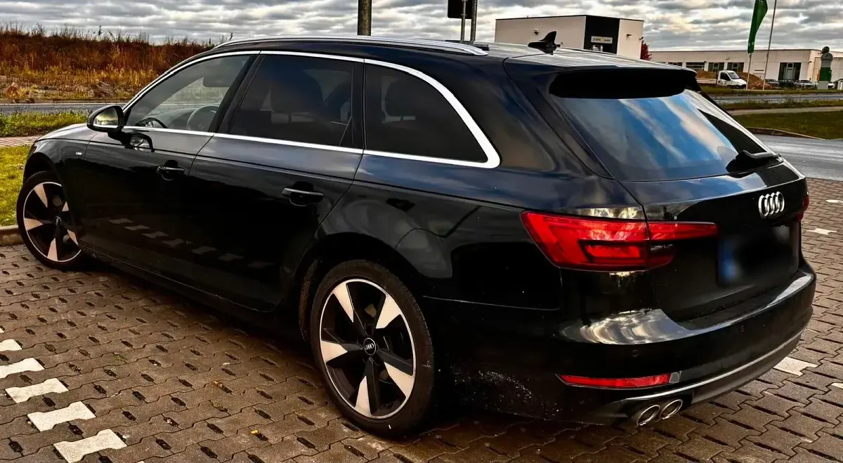 Second-hand Audi A4 S-Line 190 CP (139 kW) 2017 Negru Break