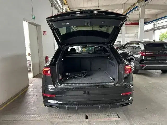Gebraucht Audi Q8 S-Line 394 PS (289 kW) 2025 Schwarz SUV