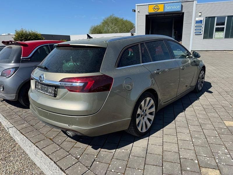 Gebraucht Opel Insignia Sport 194 PS (142 kW) 2015 Gold Kombi