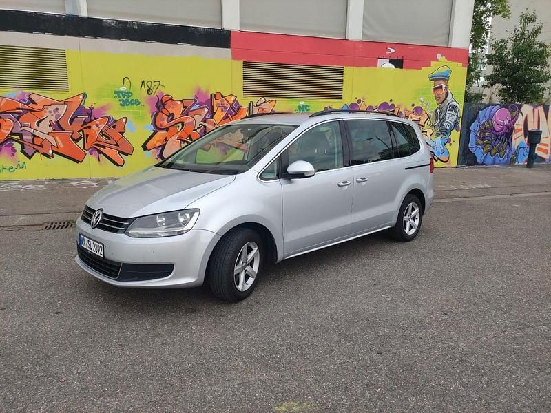 Silber Gebraucht 2011 VW Sharan Comfortline Van / Kleinbus | 8.000 € (Fairer Preis) - Bild 1/4