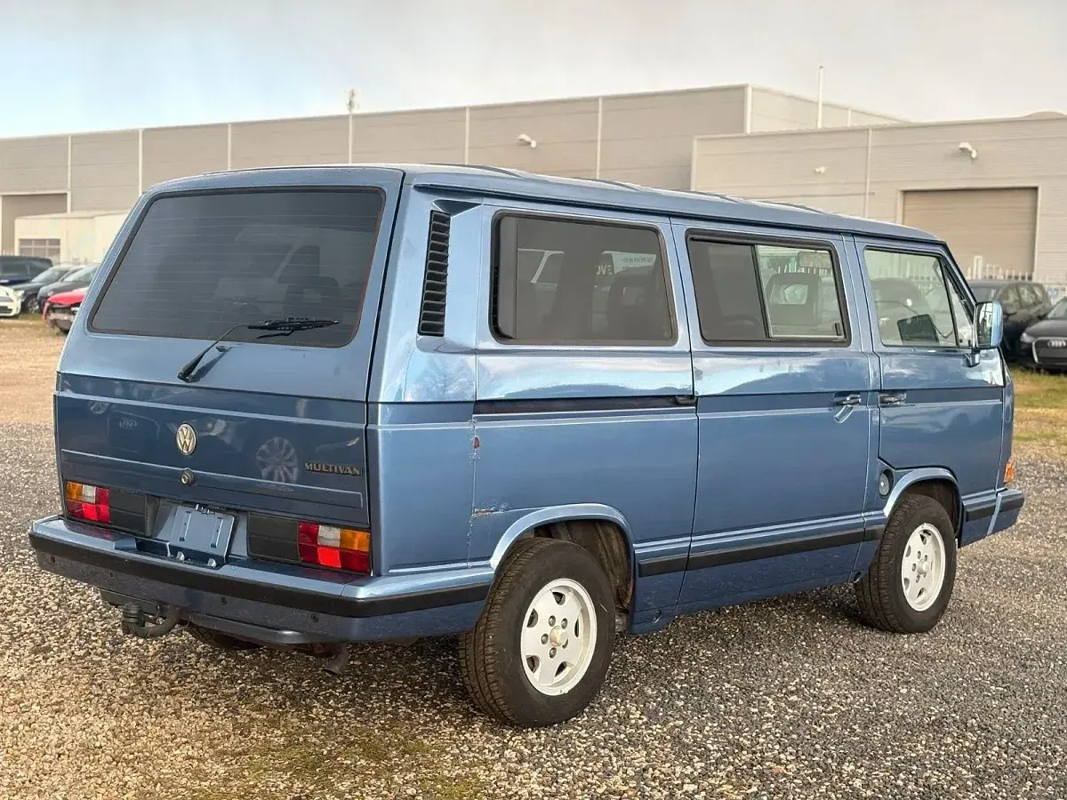 Occasion VW Multivan Edition 95 ch (69 kW) 1990 Bleue Monospace