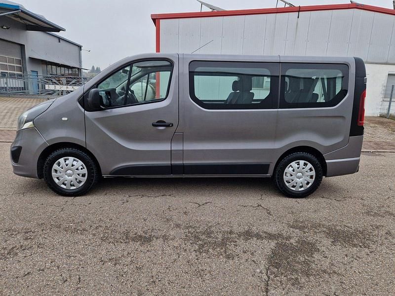 Gebraucht Opel Vivaro 120 PS (88 kW) 2016 Braun Van / Kleinbus