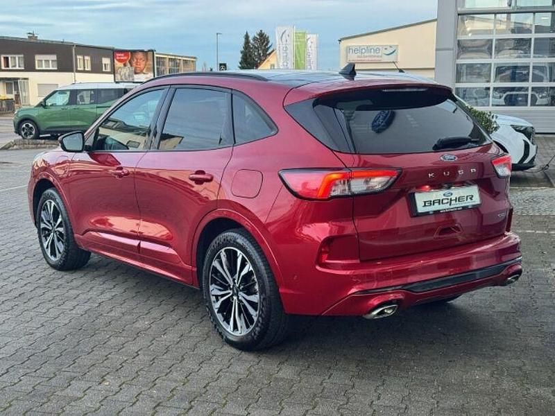 Gebraucht Ford Kuga ST-Line 224 PS (164 kW) 2022 Rot SUV