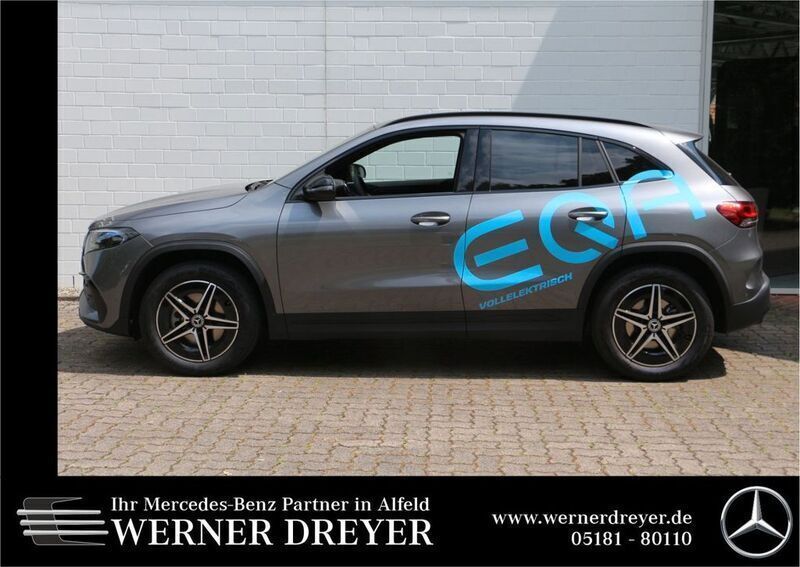 Mountaingrau met. Gebraucht 2023 Mercedes EQA250 AMG SUV | 52.250 € - Bild 1/4
