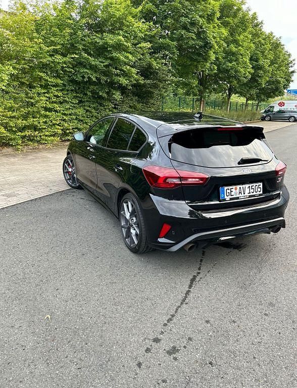 Gebraucht Ford Focus ST 280 PS (205 kW) 2022 Schwarz Limousine