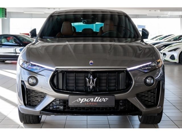 Grigio Gebraucht 2020 Maserati Levante SUV | 61.666 € (Teuer) - Bild 1/4