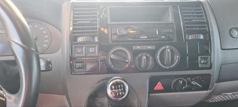 Gebraucht VW T5 2009 Rot Van