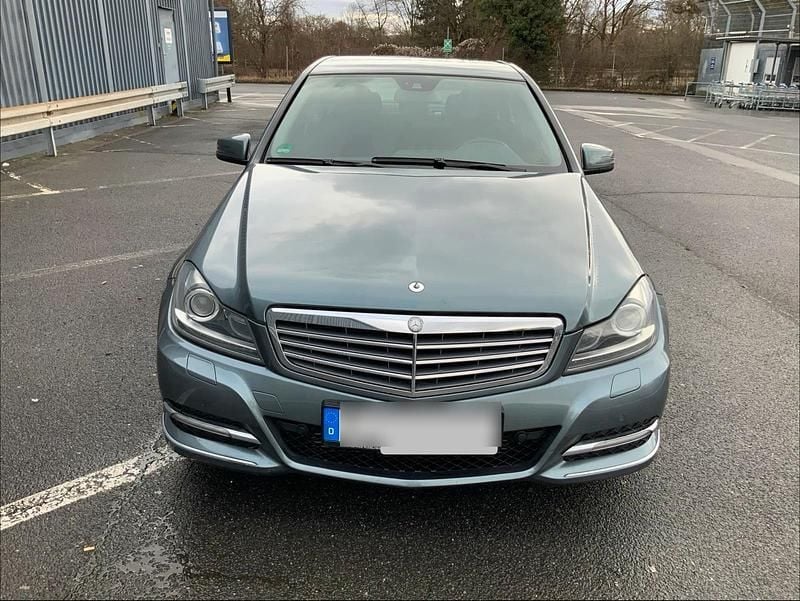 Gebraucht Mercedes C250 204 PS (150 kW) 2011 Andere farben Limousine