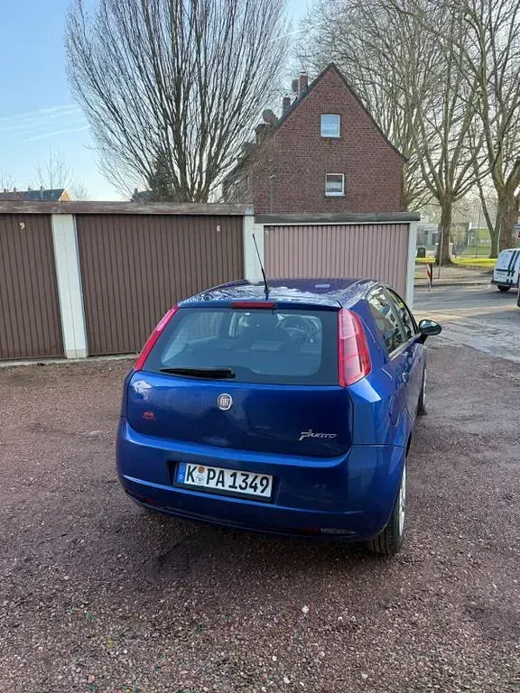 Gebraucht Fiat Punto Dynamic 77 PS (56 kW) 2009 Blau Kleinwagen