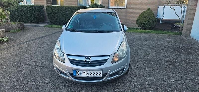 Gebraucht Opel Corsa Innovation 69 PS (50 kW) 2010 Silber Kleinwagen
