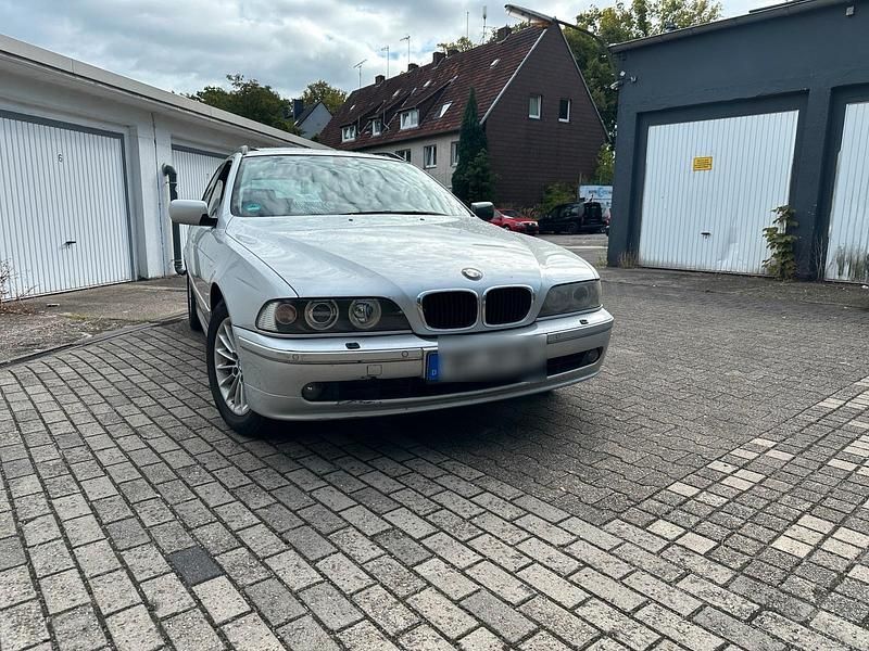 Silber Gebraucht 2003 BMW 525 Kombi | 1.990 € (Superpreis) - Bild 1/4