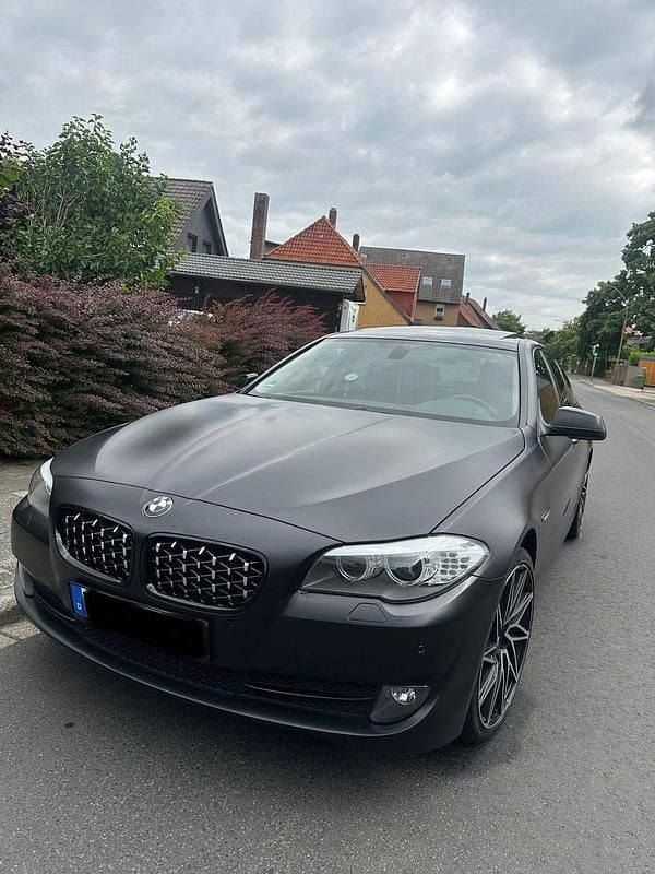 Silber Gebraucht 2011 BMW 520 Limousine | 10.500 € (Guter Preis) - Bild 1/4