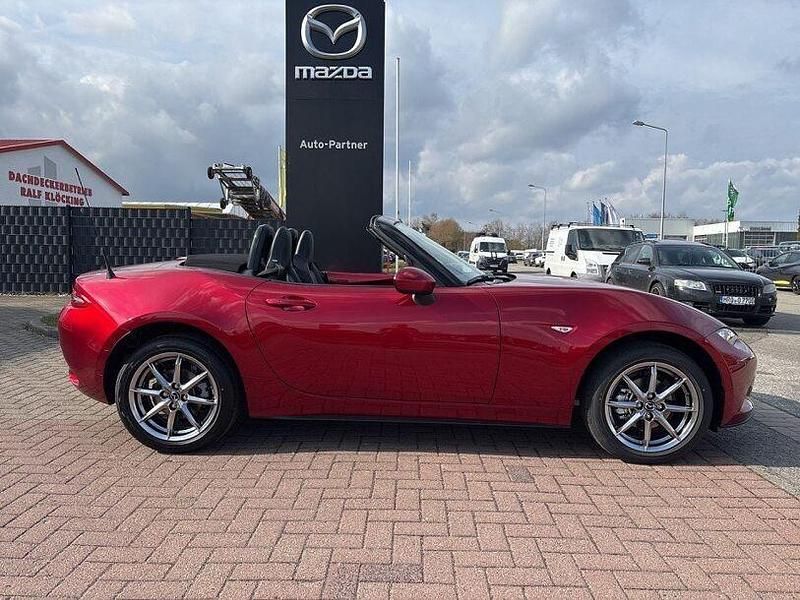 Neu Mazda MX5 Exclusive-Line 132 PS (97 kW) 2026 Rot Cabrio