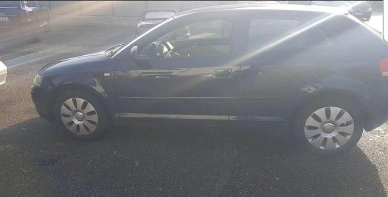 Gebraucht Audi A3 Ambiente 116 PS (85 kW) 2004 Blau Limousine