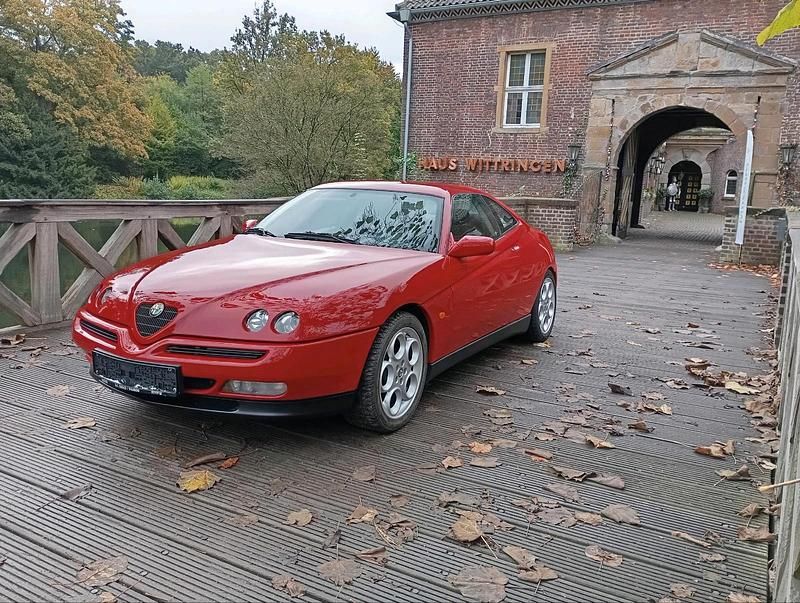 Rot Gebraucht 1996 Alfa Romeo GTV Coupé | 13.916 € - Bild 1/4