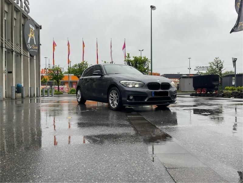 Silber Gebraucht 2015 BMW 116 Efficient Dynamics Kleinwagen | 8.500 € (Guter Preis) - Bild 1/4
