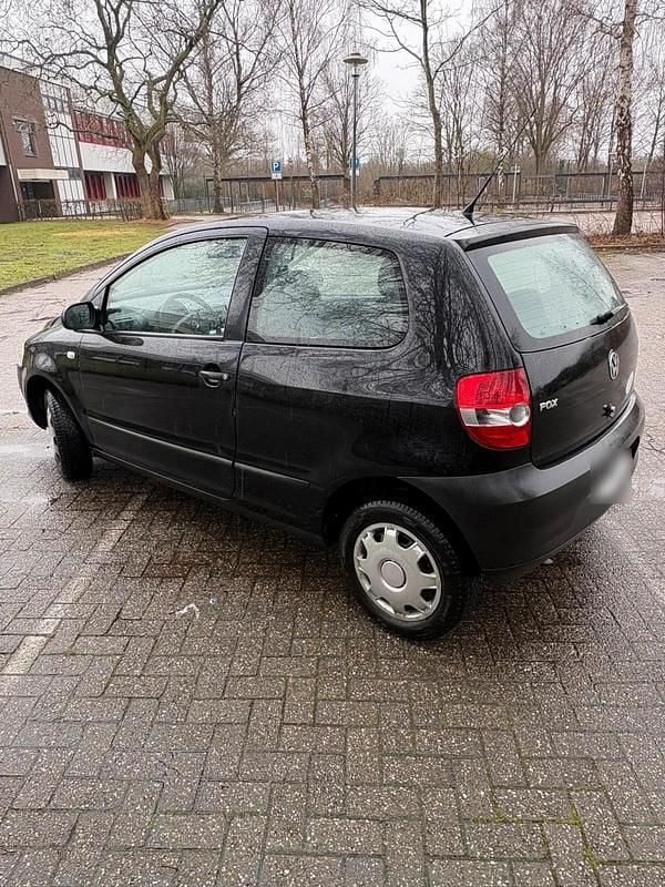 Gebraucht VW Fox 55 PS (40 kW) 2007 Schwarz Kleinwagen