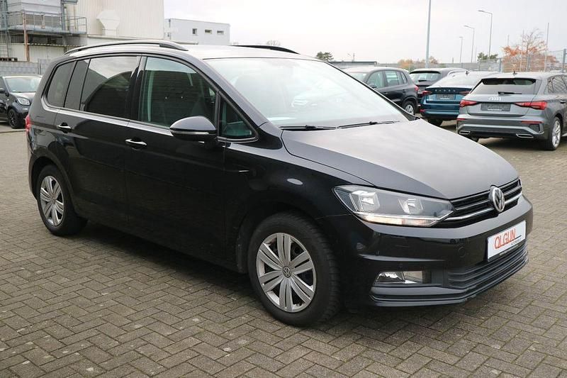 Gebraucht VW Touran Trendline 116 PS (85 kW) 2016 Schwarz Van / Kleinbus