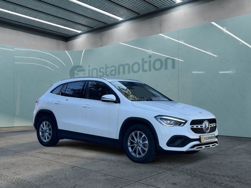 Weiß Gebraucht 2022 Mercedes GLA250 Style SUV | 35.500 € (Guter Preis) - Bild 1/4