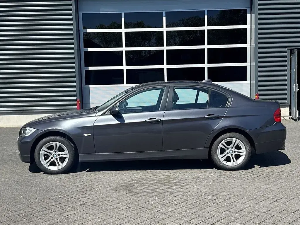 Second-hand BMW 316 122 CP (89 kW) 2008 Gri Berlinǎ